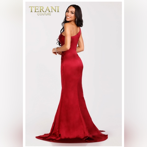 Terani Couture 231P0047 Red Satin Prom Dress Size 4 - Picture 2 of 3